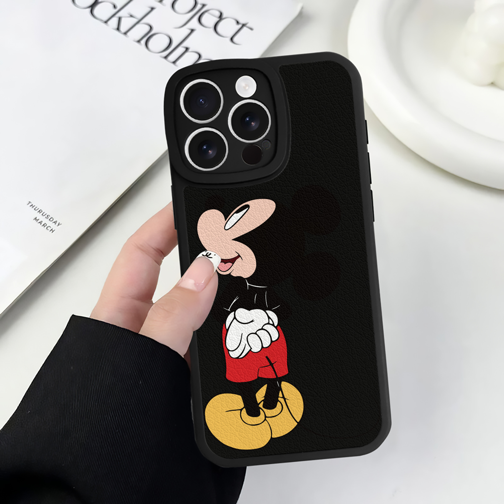 （画像用） ミッキーマウス Mickey Mouse 【iPhone 16シリーズ対応】シリコンスマホケース（レザー調） 材質：シリコン